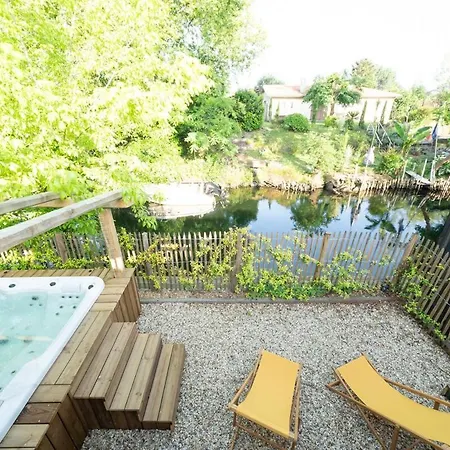 Maison Du Canal Au Bord Du Canal A Cazaux Holiday home La Teste-de-Buch