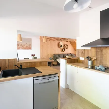 Maison Du Canal Au Bord Du Canal A Cazaux Holiday home *