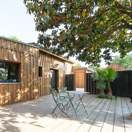 Maison Du Canal Au Bord Du Canal A Cazaux Feriehus